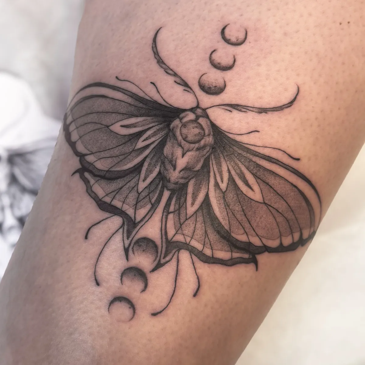 eileen_ragequit_tattoo_zürich_011.webp - Image of Eileen, Artist at Ragequit Tattoo Piercing Zurich