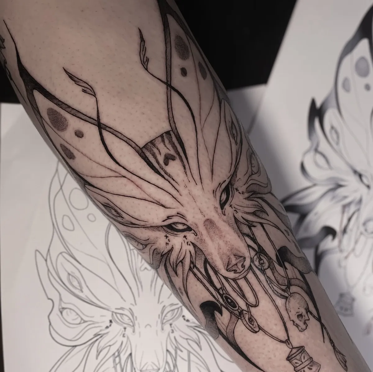 eileen_ragequit_tattoo_zürich_015.webp - Image of Eileen, Artist at Ragequit Tattoo Piercing Zurich