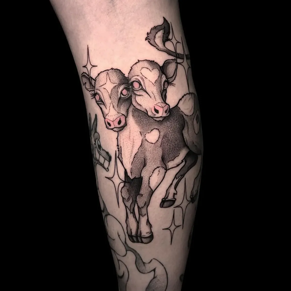 luna_ragequit_tattoo_zürich_001.webp - Image of Luna, Artist at Ragequit Tattoo Piercing Zurich