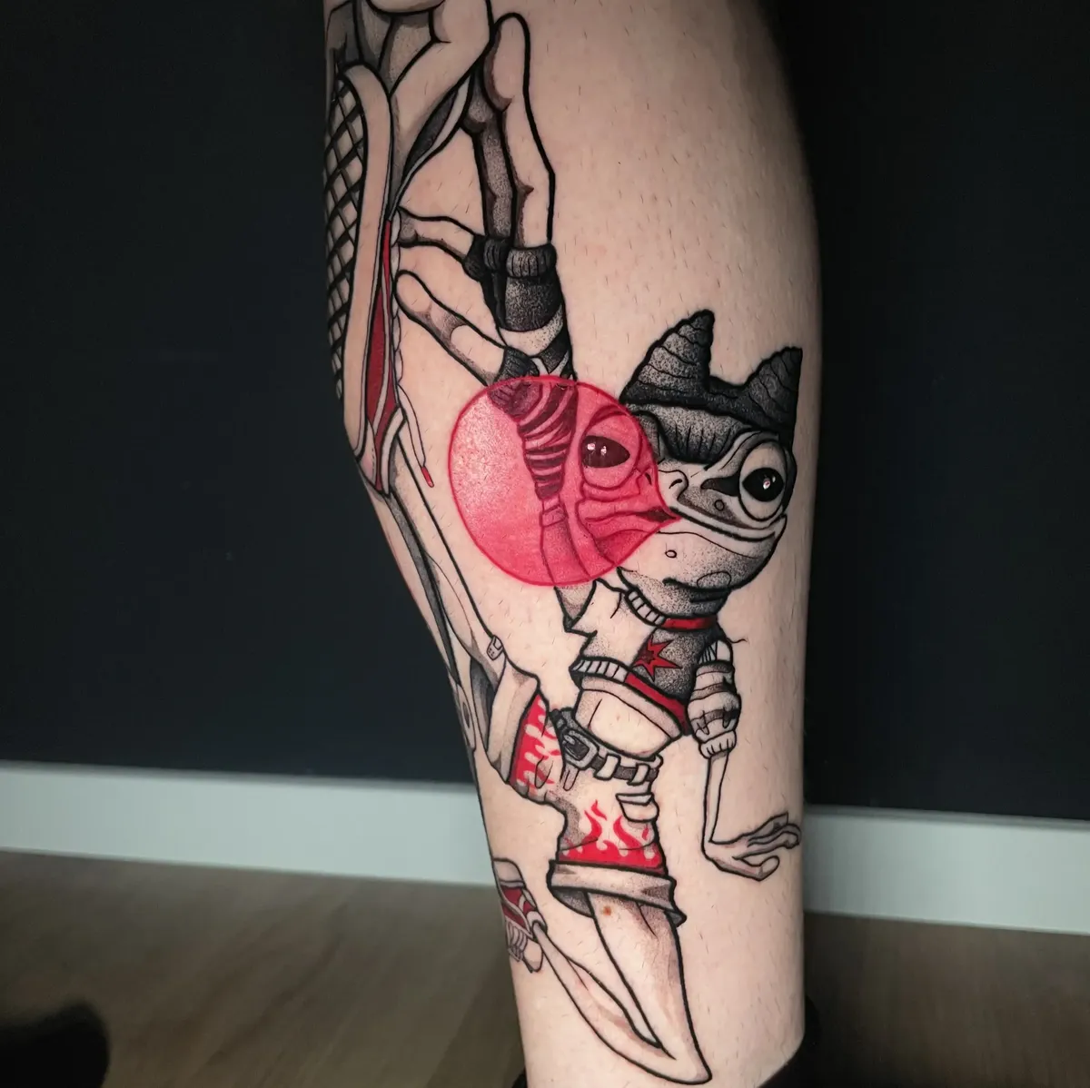 luna_ragequit_tattoo_zürich_012.webp - Image of Luna, Artist at Ragequit Tattoo Piercing Zurich