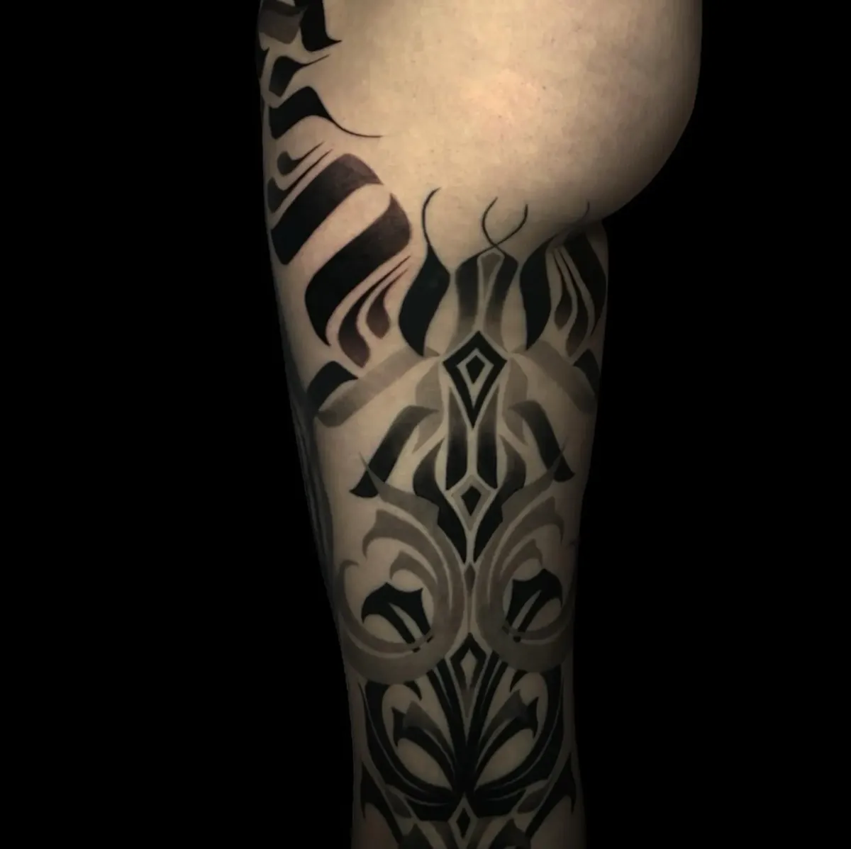 luna_ragequit_tattoo_zürich_025.webp - Image of Luna, Artist at Ragequit Tattoo Piercing Zurich