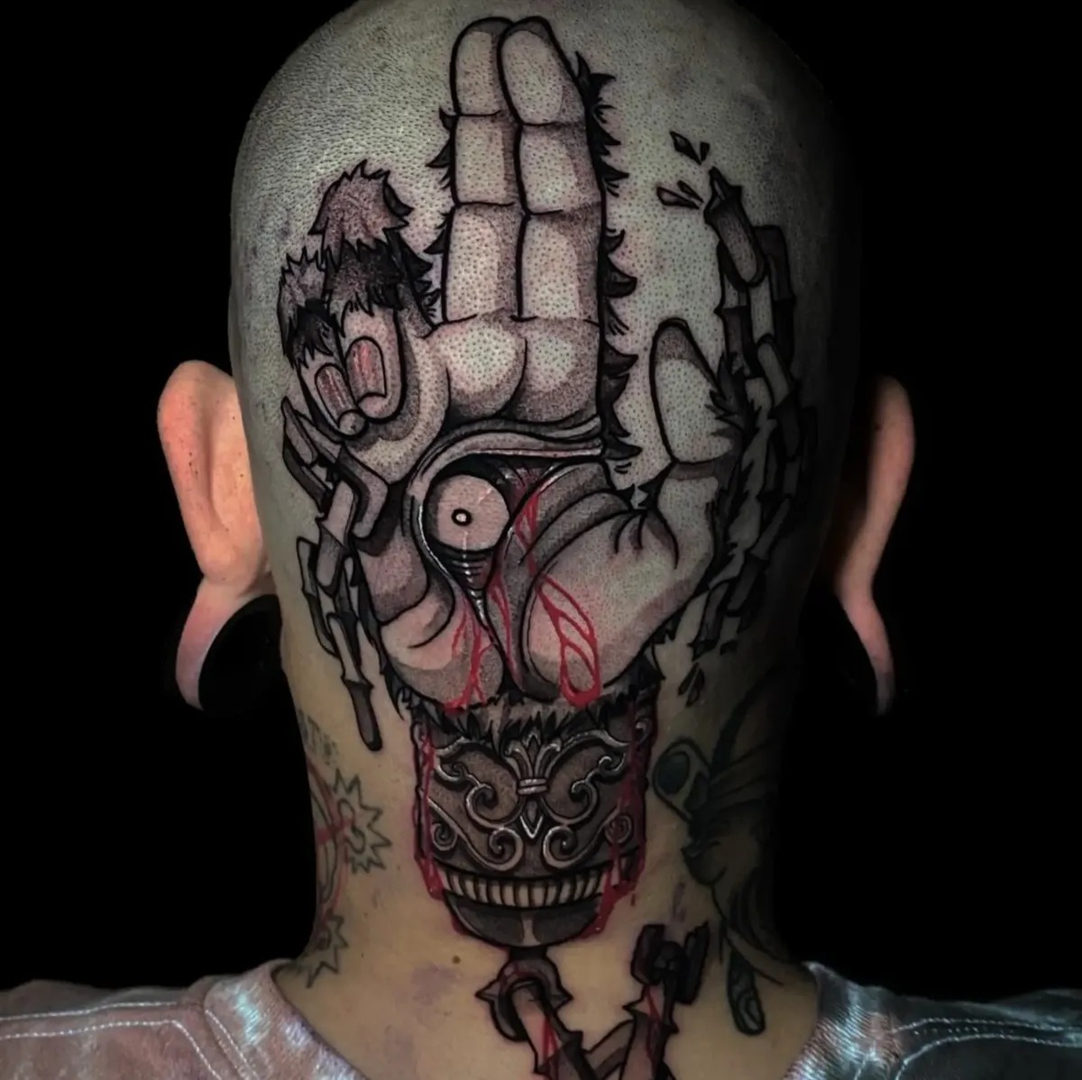 luna_ragequit_tattoo_zürich_026.webp - Image of Luna, Artist at Ragequit Tattoo Piercing Zurich