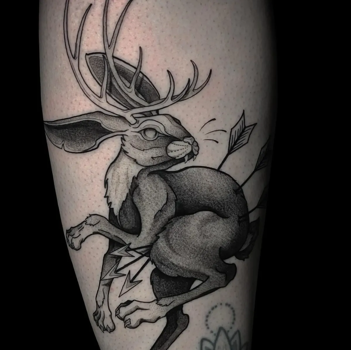 luna_ragequit_tattoo_zürich_027.webp - Image of Luna, Artist at Ragequit Tattoo Piercing Zurich