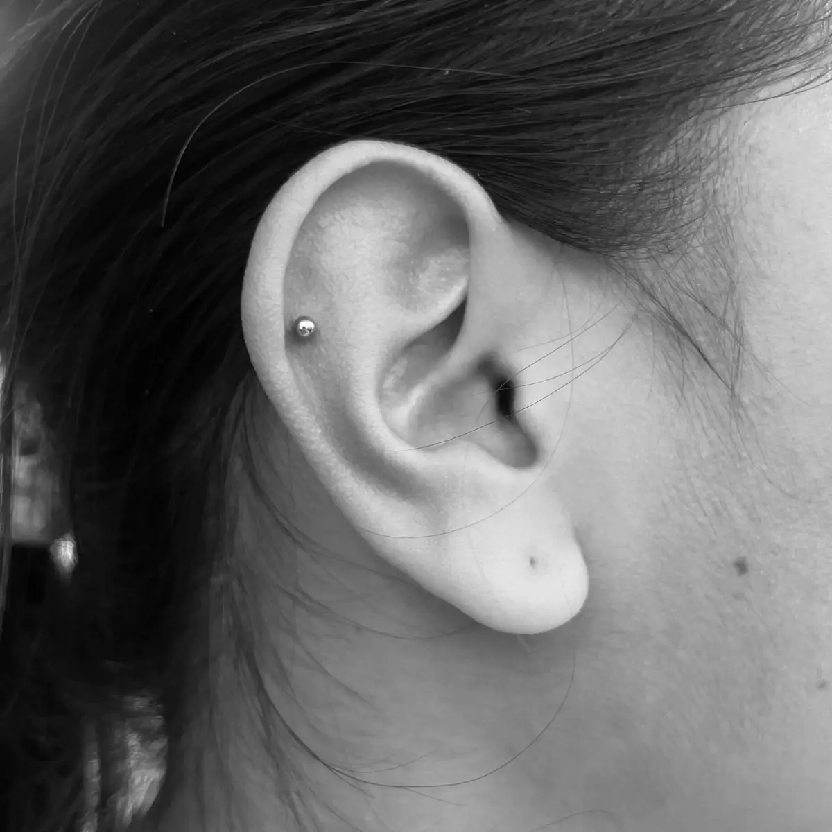 nina_ragequit_piercing_zürich_002.webp - Image of Nina, Artist at Ragequit Tattoo Piercing Zurich