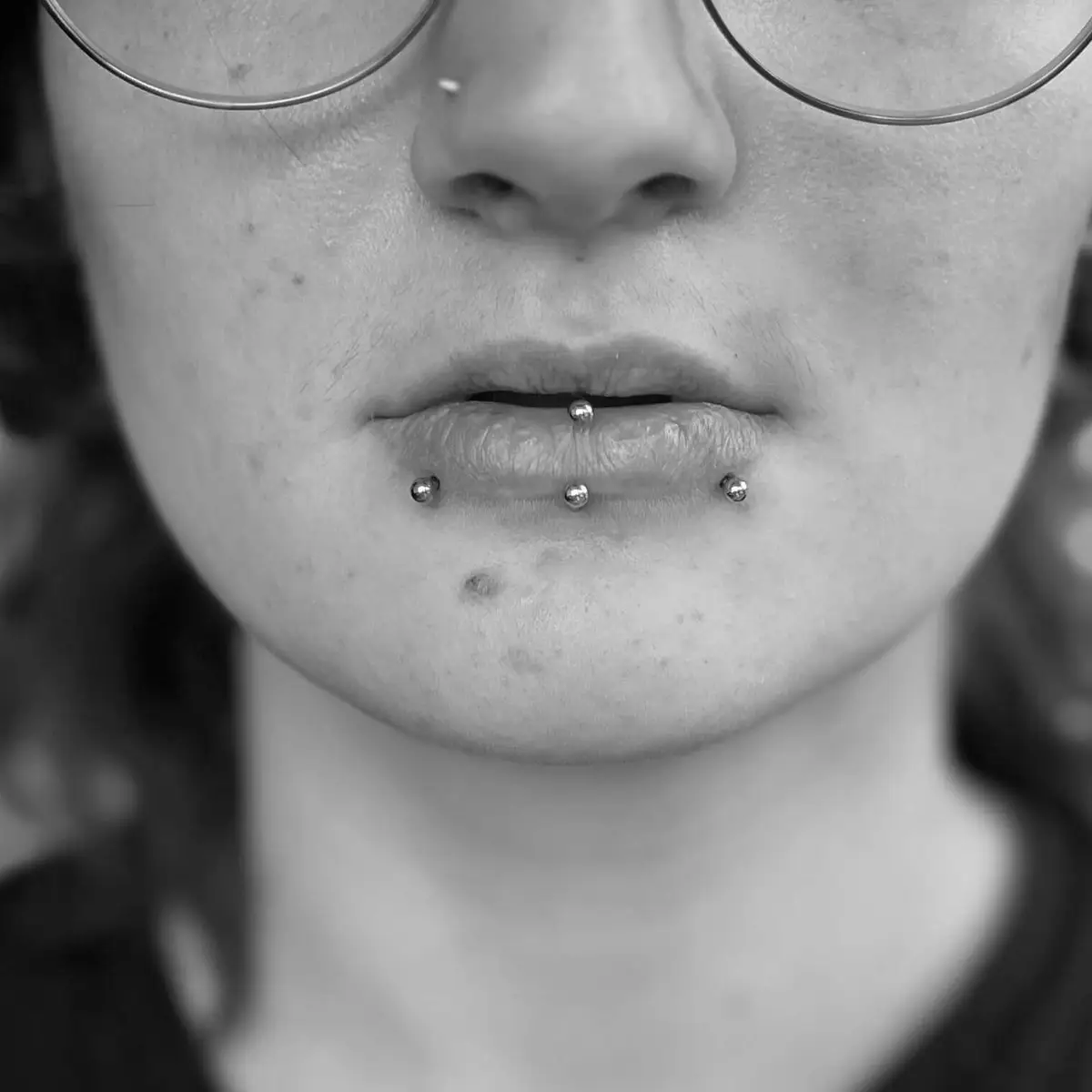 nina_ragequit_piercing_zürich_003.webp - Image of Nina, Artist at Ragequit Tattoo Piercing Zurich