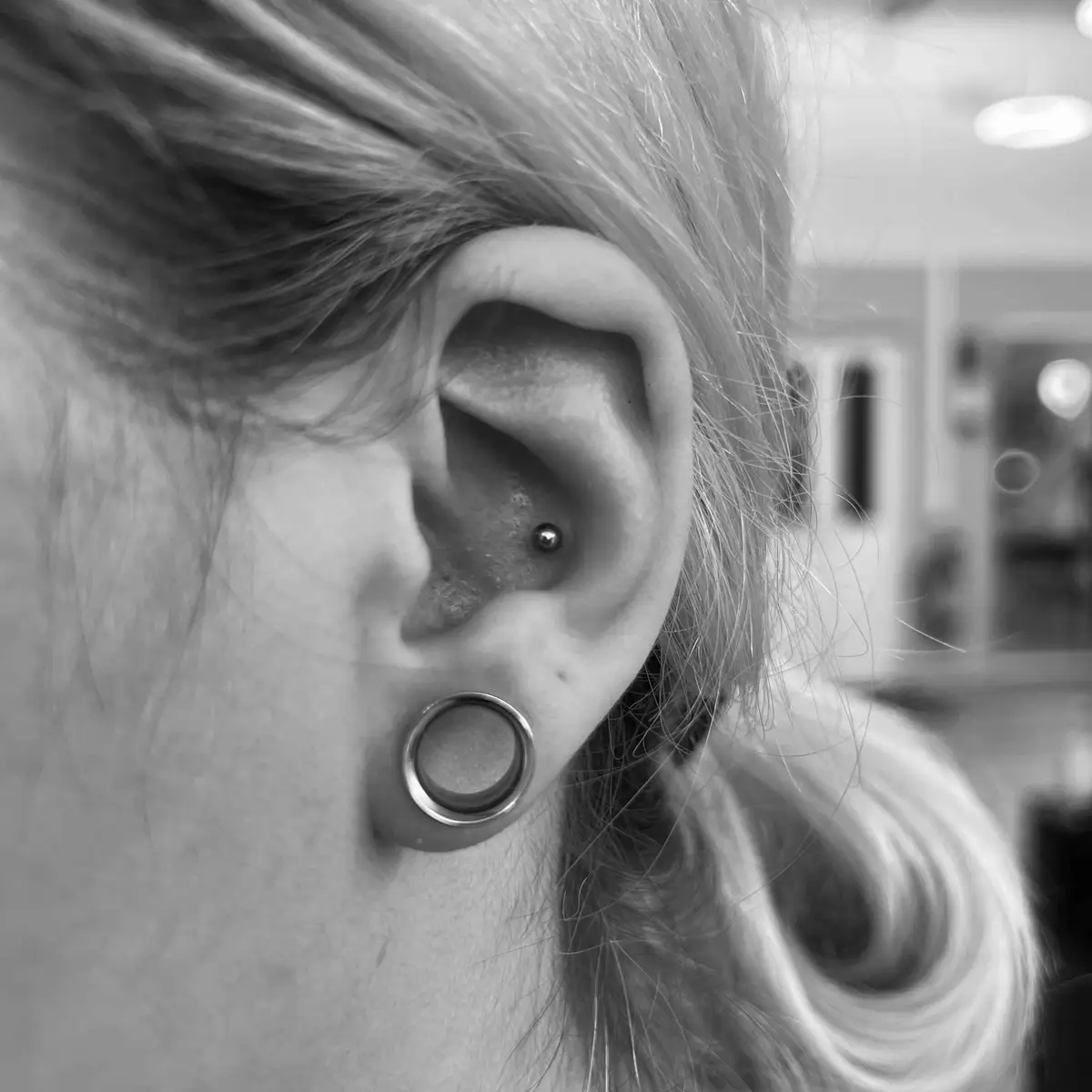 nina_ragequit_piercing_zürich_020.webp - Image of Nina, Artist at Ragequit Tattoo Piercing Zurich