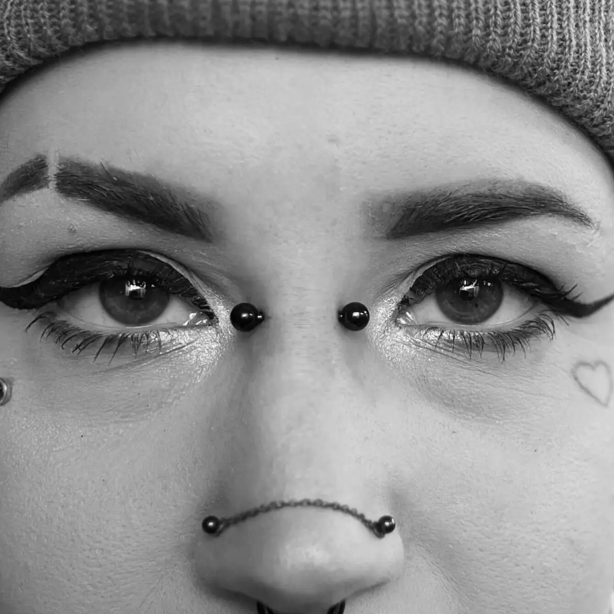 nina_ragequit_piercing_zürich_024.webp - Image of Nina, Artist at Ragequit Tattoo Piercing Zurich