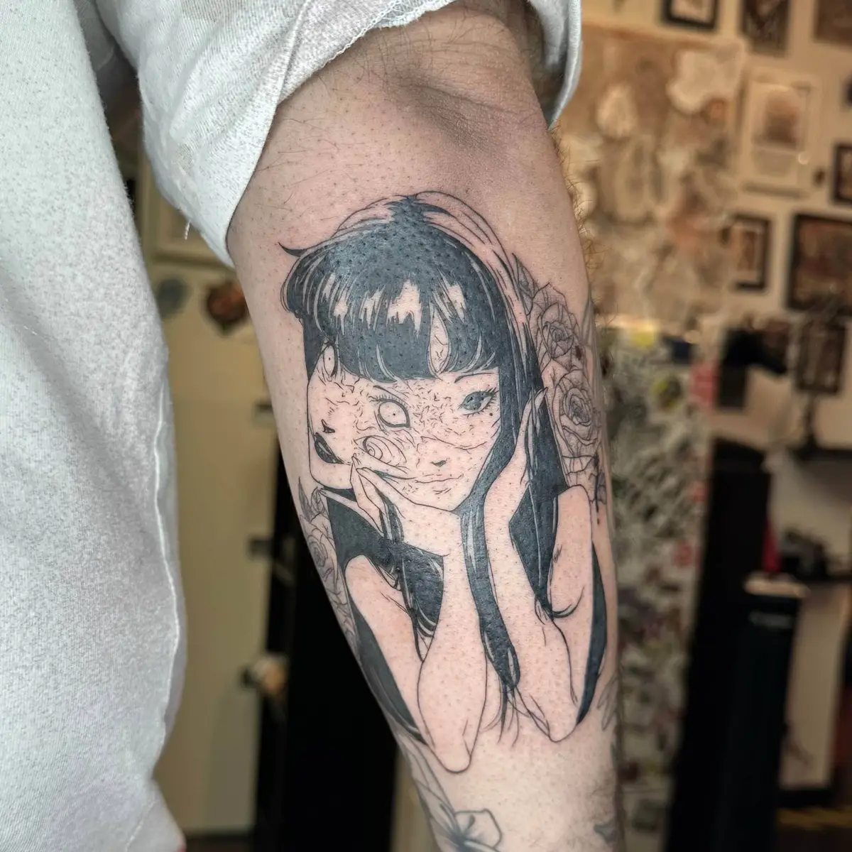 noemi_ragequit_tattoo_zürich_022.webp - Image of Noemi, Artist at Ragequit Tattoo Piercing Zurich