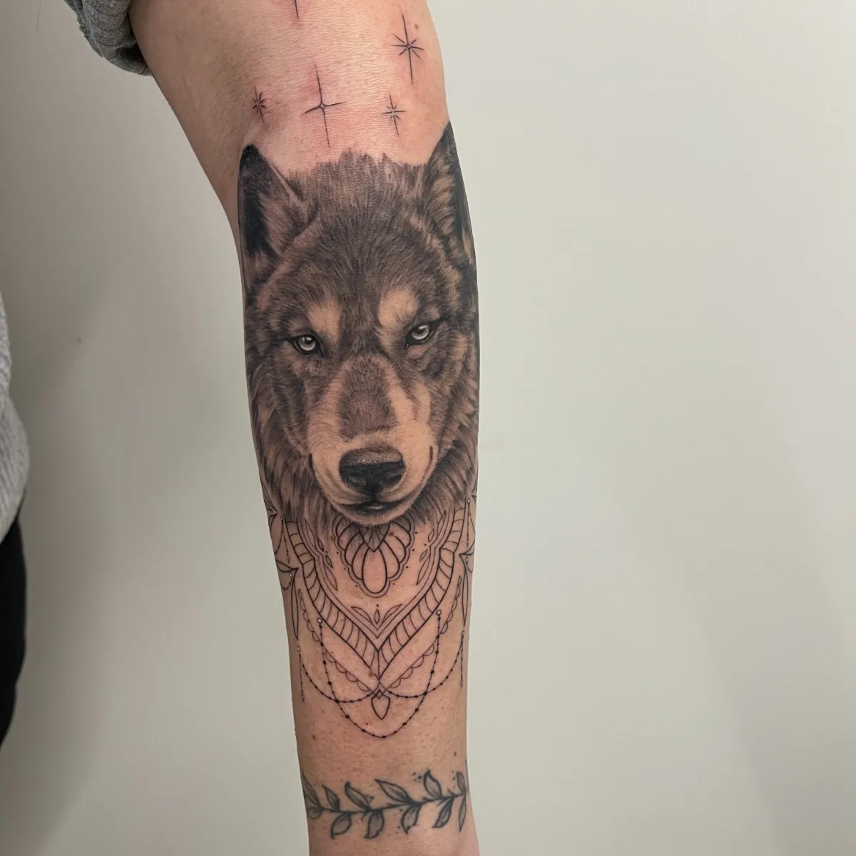 vany_ragequit_tattoo_zürich_017.webp - Image of Vany, Artist at Ragequit Tattoo Piercing Zurich