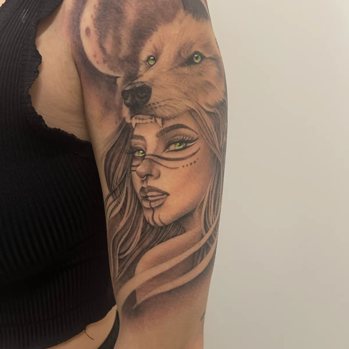 vany_ragequit_tattoo_zürich_024.webp - Image of Vany, Artist at Ragequit Tattoo Piercing Zurich