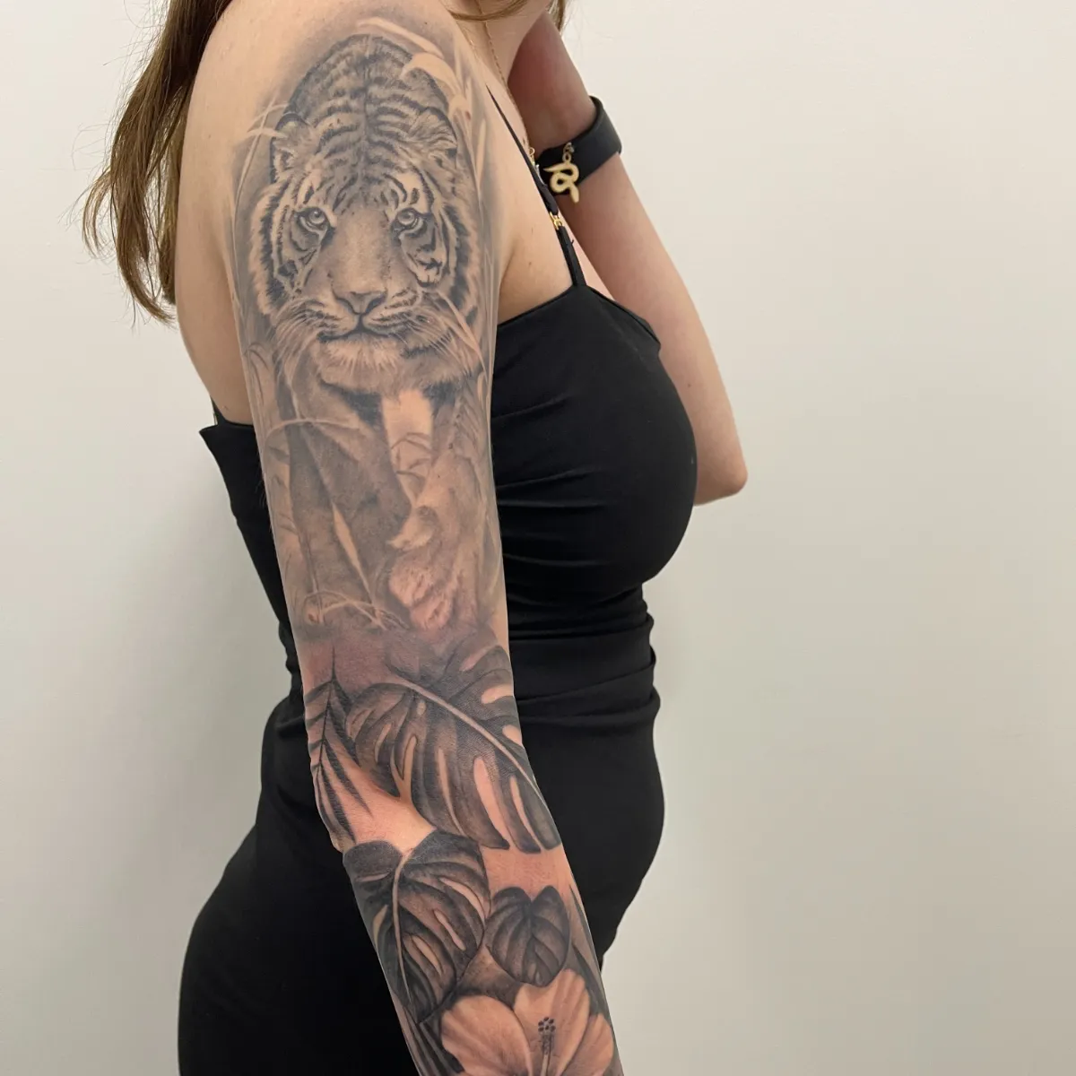 vany_ragequit_tattoo_zürich_038.webp - Image of Vany, Artist at Ragequit Tattoo Piercing Zurich